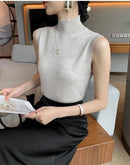 Blusa Feminina Regata de Gola Alta de Lã Ferrazi