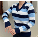 Blusa Feminina de Tricot Listrada com Gola V para Inverno Ferrazi