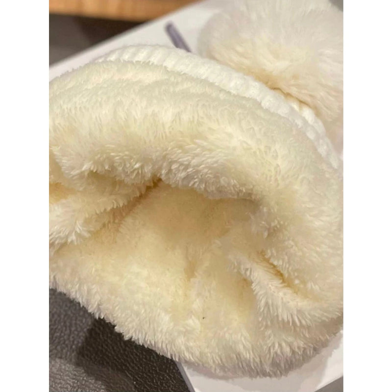 Gorro Feminino Grosso de Inverno com Pompom Ferrazi