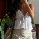 Regata Feminina Slim com Decote V e Laço Frontal Ferrazi