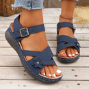 Sandália Feminina Floral com Plataforma e Fivela Ferrazi