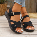 Sandália Feminina Floral com Plataforma e Fivela Ferrazi