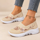 Tênis Feminino com Bordado Floral e Borboletas em Malha Respirável Ferrazi