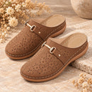 Tamanco Mule Feminino Confortável com Detalhes Florais e Fivela Ferrazi